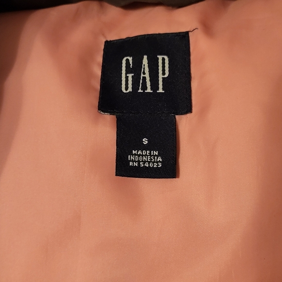 🩷 3/$15 GAP - WOMEN'S QUILTED MID-WEIGHT QUILTED PUFFER VEST - Picture 3 of 6